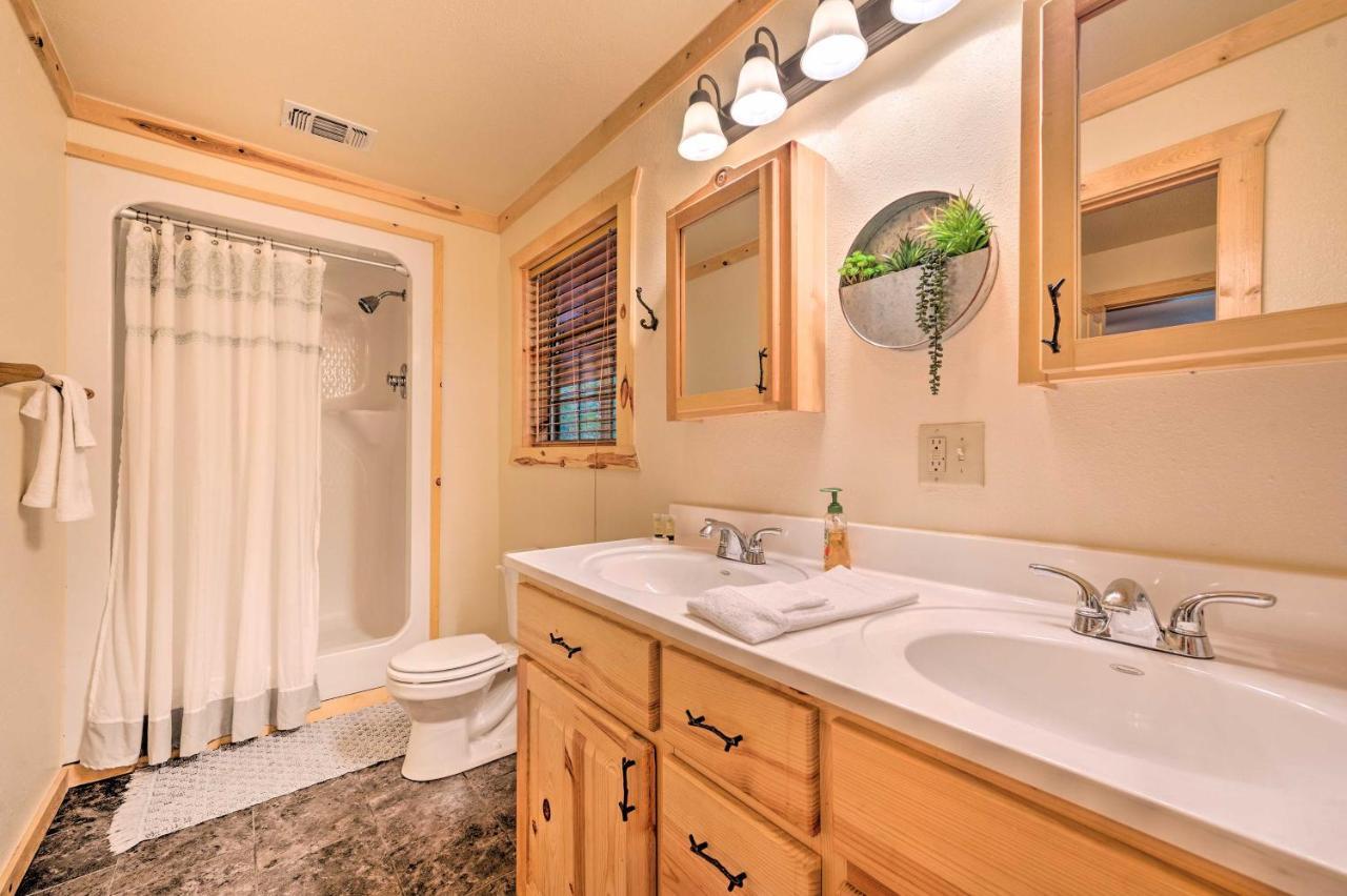 Broken Bow Retreat On 2 Acres With Hot Tub And Deck! Villa Exterior photo