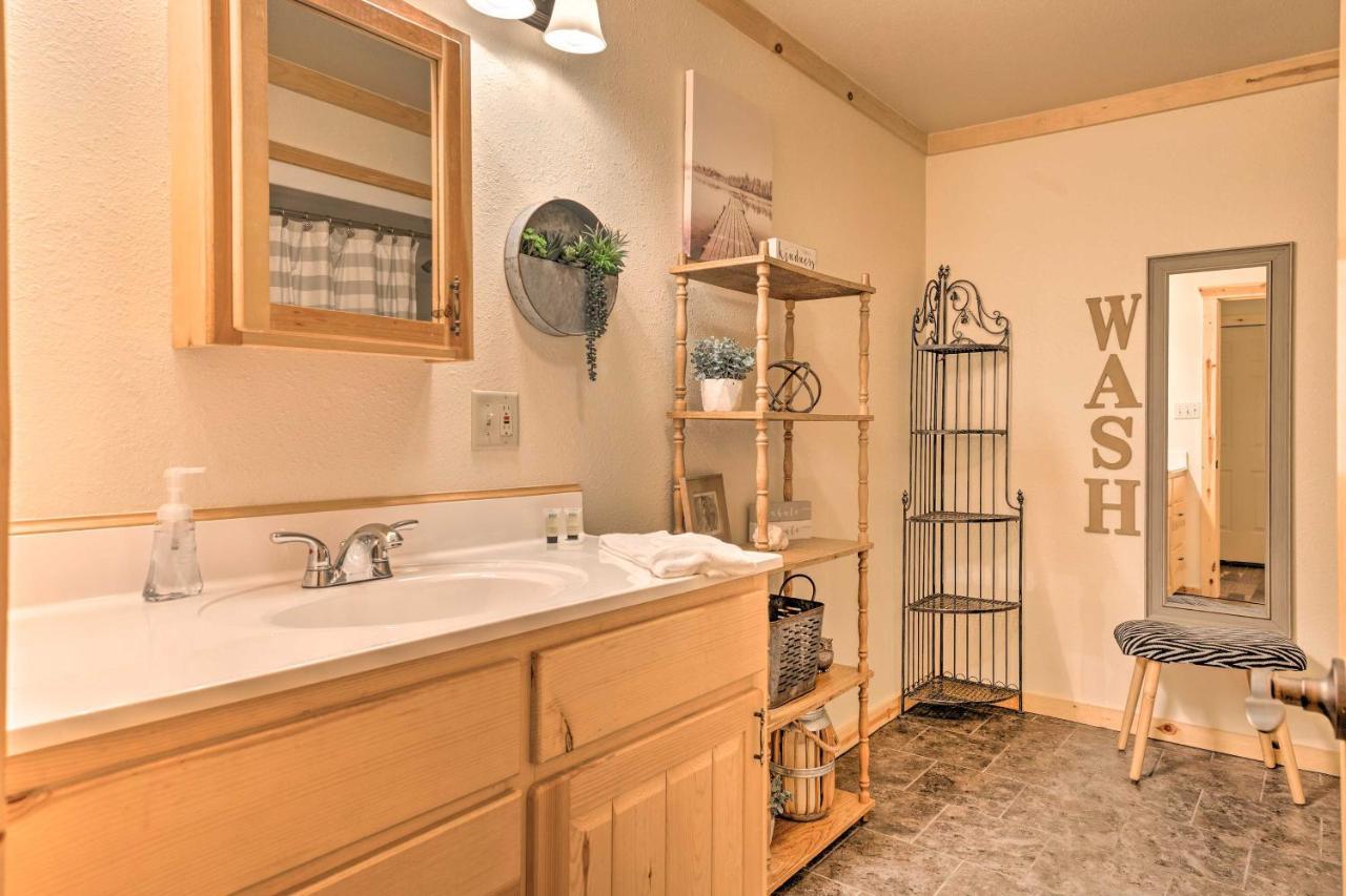 Broken Bow Retreat On 2 Acres With Hot Tub And Deck! Villa Exterior photo